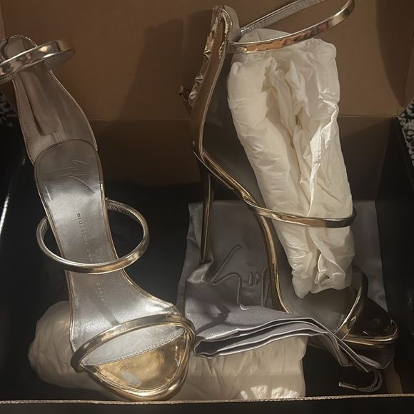 Giuseppe Zanotti Gold Metallic Heels size 37 (7.5 women) - Picture 3 of 10